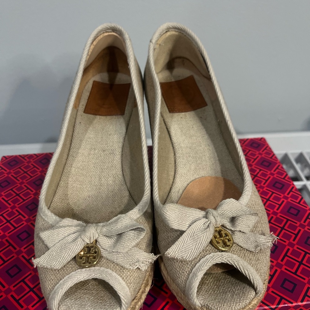 Tory Burch Cream Espadrille Peep-Toe Shoes